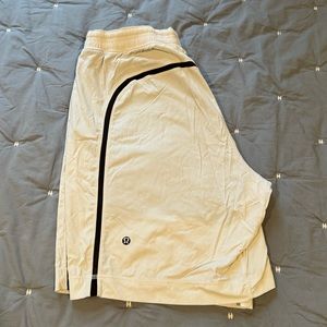 Lululemon Men’s Shorts White Medium